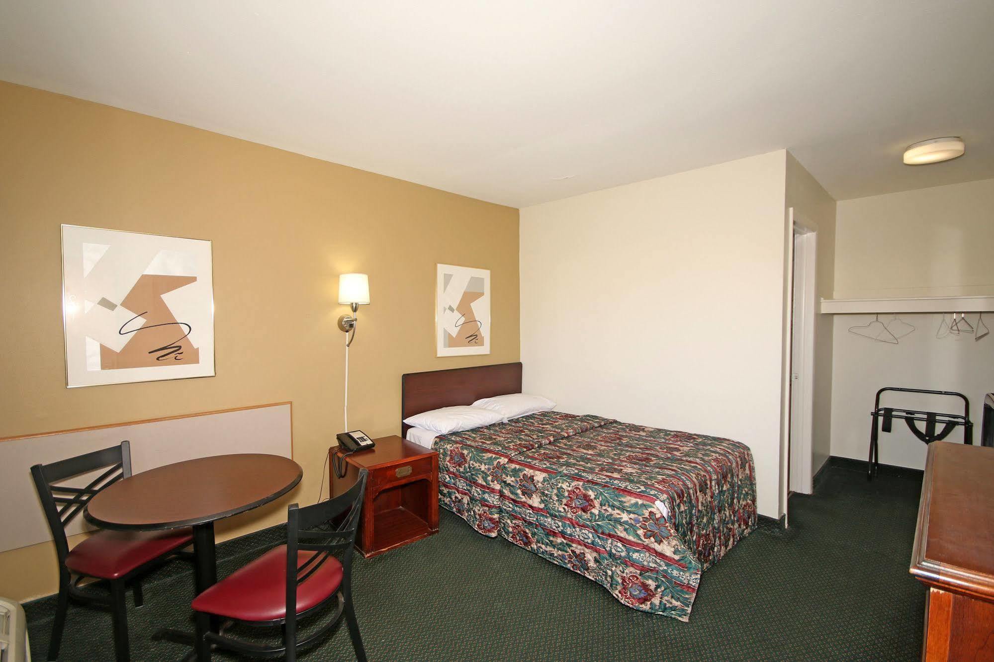 Royal Inn And Suites Charlotte Airport Kültér fotó